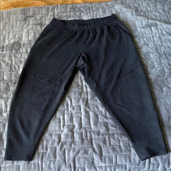 Nike Black Joggers with Drawstring Waistband and Tapered Fit - Picture 2 of 4